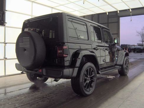 Used 2021 Jeep Wrangler Unlimited Sahara AWD/4WD image 2