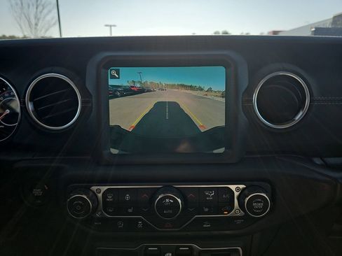 Used 2020 Jeep Gladiator Overland image 26