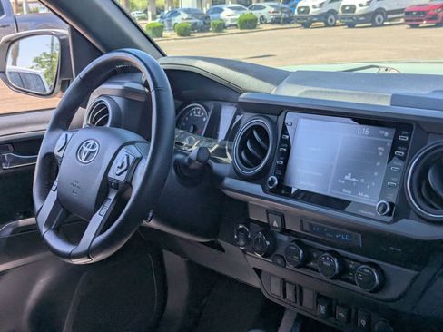 Used 2023 Toyota Tacoma TRD Off-Road image 11