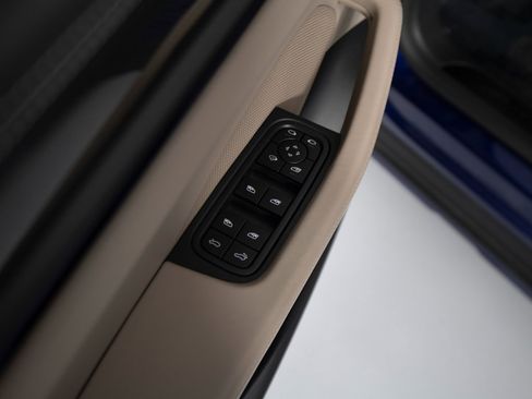 Certified 2024 Porsche Macan Turbo Electric image 35