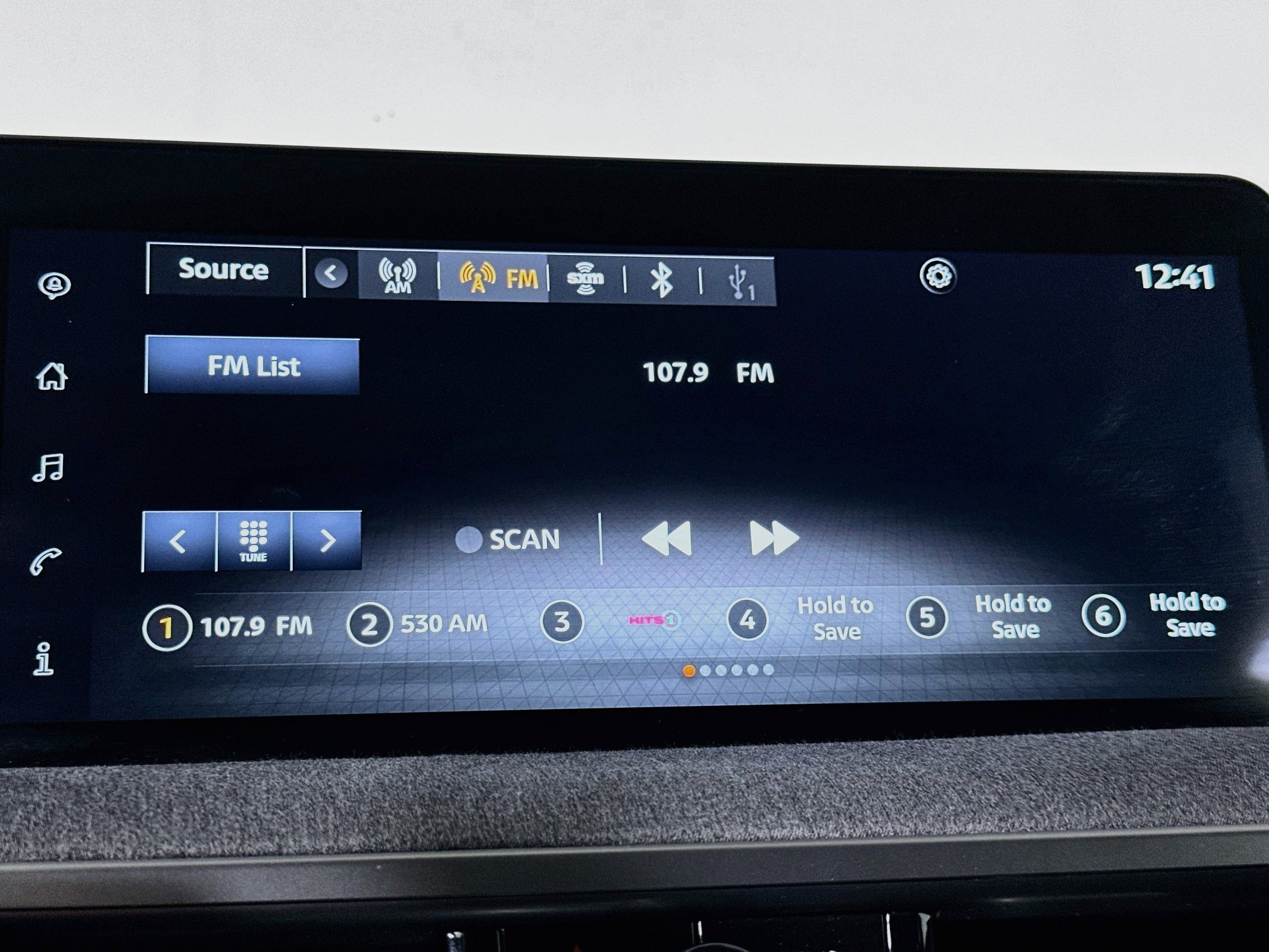 Used 2025 Nissan Kicks SV FWD image 21
