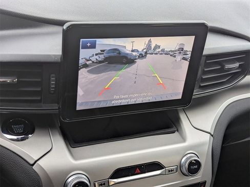 Used 2022 Ford Explorer XLT image 12