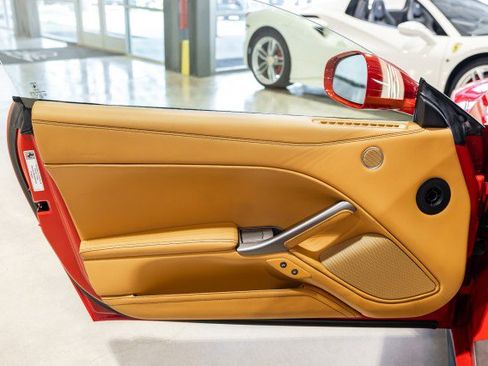 Used 2017 Ferrari F12 Berlinetta RWD image 31