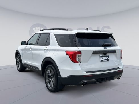 Used 2021 Ford Explorer XLT w/ Equipment Group 202A AWD/4WD image 8