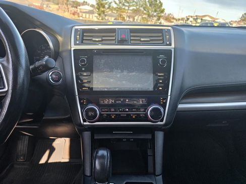 Used 2018 Subaru Outback 2.5i Touring w/ Popular Package #3 image 24