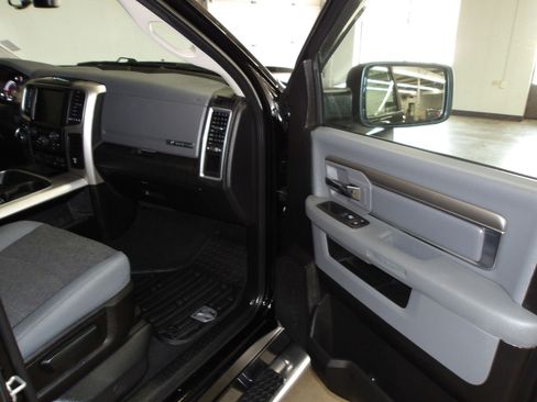 Used 2019 RAM 1500 Big Horn AWD/4WD image 14