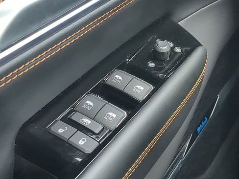 Used 2025 Jeep Grand Wagoneer Series III w/ Rear Seat Video Group 1 AWD/4WD image 31