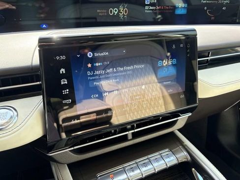 Certified 2024 Lincoln Nautilus Black Label AWD/4WD image 33