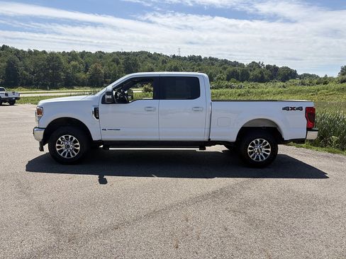 Used 2022 Ford F250 Lariat AWD/4WD image 2