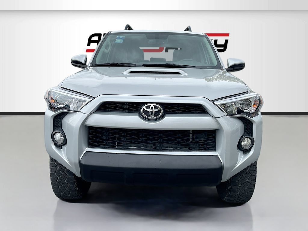 Used 2018 Toyota 4Runner TRD Off-Road Premium AWD/4WD image 2