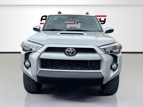 Used 2018 Toyota 4Runner TRD Off-Road Premium AWD/4WD image 2