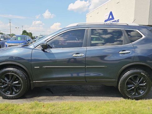 Used 2016 Nissan Rogue SL image 3