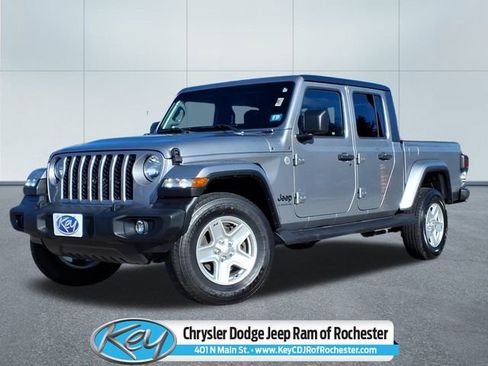 Used 2021 Jeep Gladiator Sport image 1