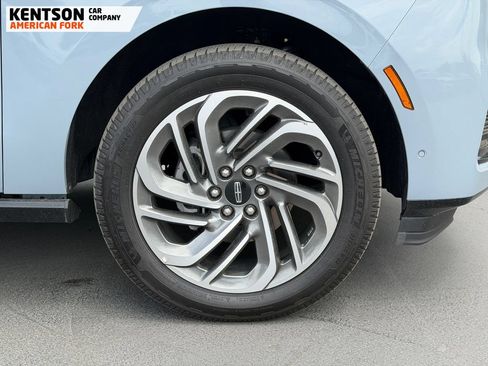 Used 2025 Lincoln Navigator Reserve AWD/4WD image 12