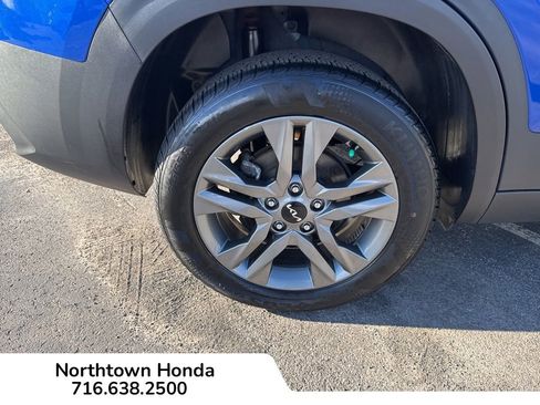 Used 2023 Kia Seltos LX image 12