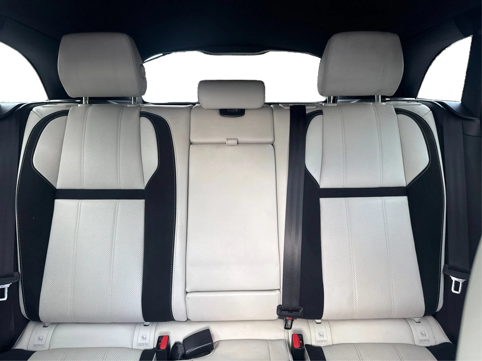 Used 2019 Land Rover Range Rover Velar R-Dynamic SE AWD/4WD image 14