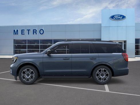 New 2026 Ford Expedition Active image 4