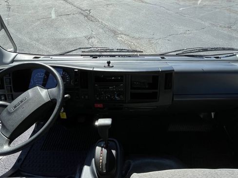 Used 2024 Isuzu NPR image 19