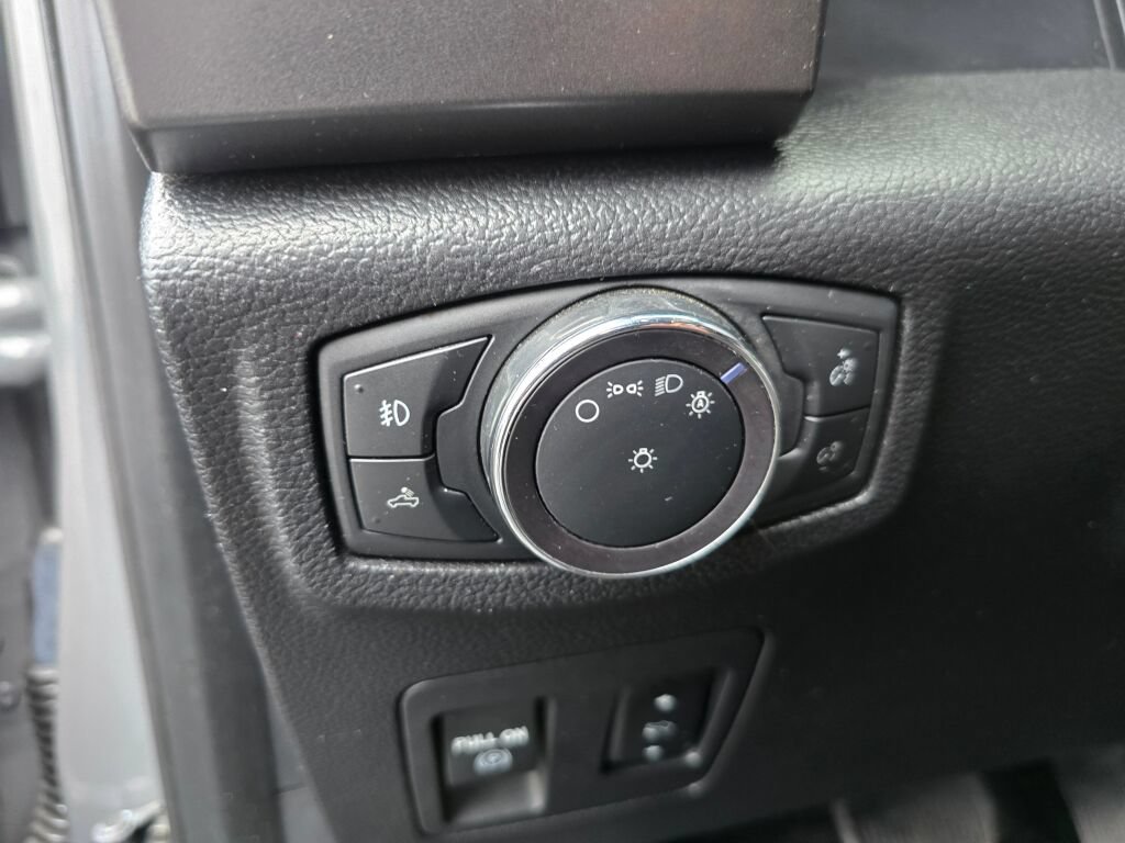 Used 2018 Ford F150 XLT w/ Equipment Group 302A Luxury AWD/4WD image 17