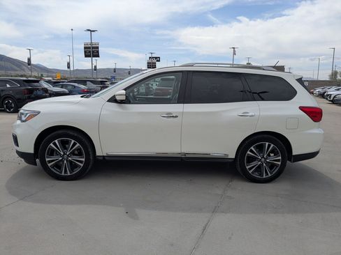 Used 2018 Nissan Pathfinder Platinum AWD/4WD image 2