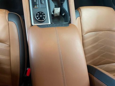 Used 2024 Nissan Pathfinder Platinum AWD/4WD image 29