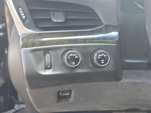 Used 2018 Cadillac Escalade ESV Platinum AWD/4WD image 25