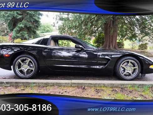 Used 2004 Chevrolet Corvette Coupe w/ Preferred Equipment Group image 8