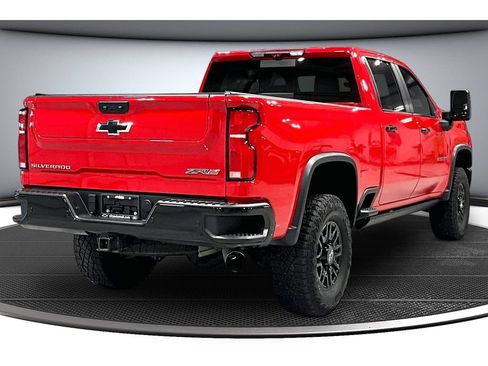 Used 2024 Chevrolet Silverado 2500 ZR2 w/ Technology Package AWD/4WD image 18