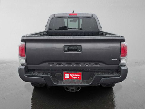 Used 2020 Toyota Tacoma TRD Sport AWD/4WD image 5