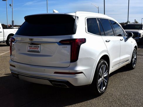 Used 2020 Cadillac XT6 Premium Luxury image 3