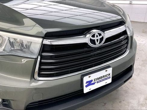 Used 2015 Toyota Highlander XLE AWD/4WD image 31