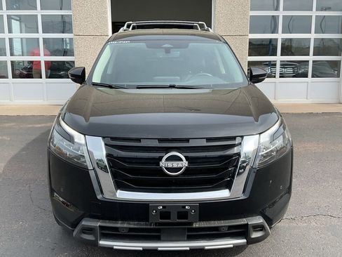Used 2025 Nissan Pathfinder SL AWD/4WD image 2