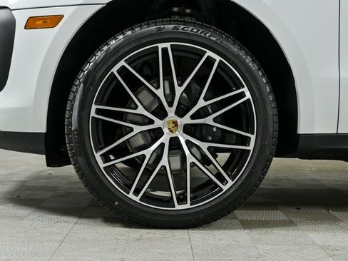 New 2026 Porsche Macan image 39