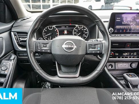 Used 2025 Nissan Rogue SV FWD image 27
