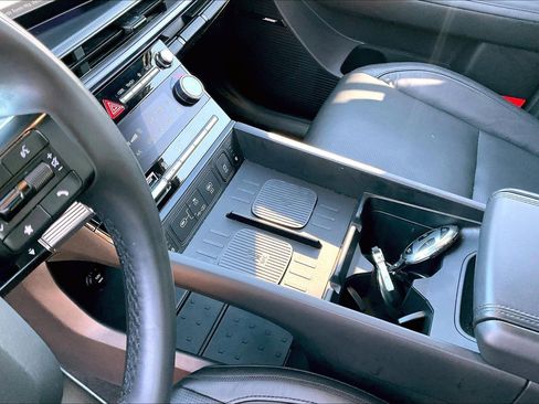 Used 2024 Hyundai Santa Fe Calligraphy image 18