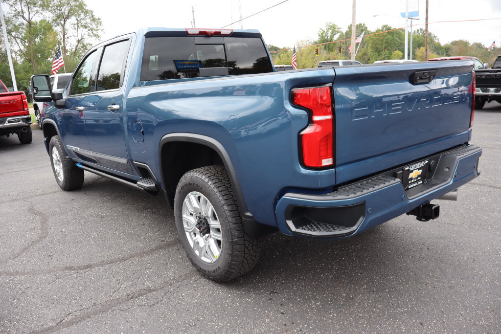 New 2026 Chevrolet Silverado 3500 High Country w/ High Country Premium Package AWD/4WD image 3
