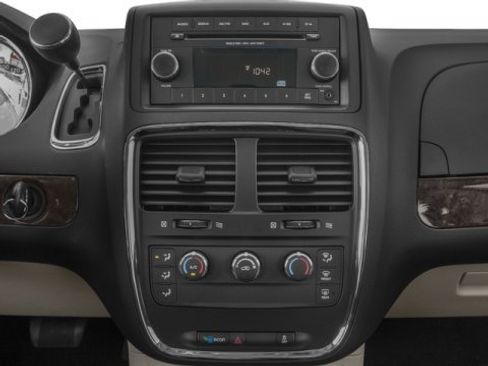 Used 2017 Dodge Grand Caravan SXT FWD image 13