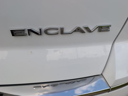 Used 2017 Buick Enclave Leather FWD image 6