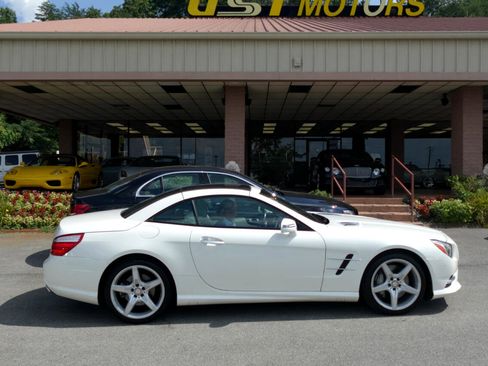 Used 2014 Mercedes-Benz SL 550 w/ Sport Wheel Package image 2