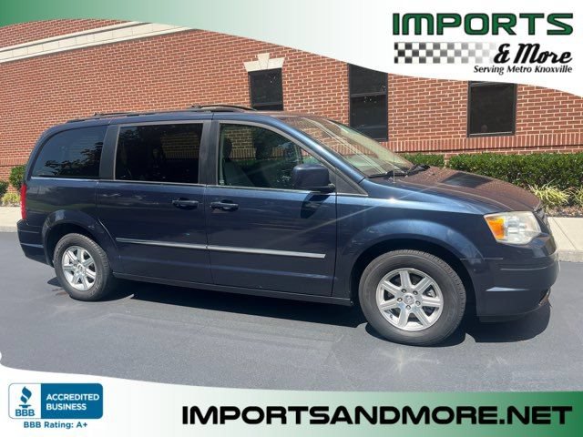 Used 2009 Chrysler Town & Country Touring w/ Family Value Group FWD image 1