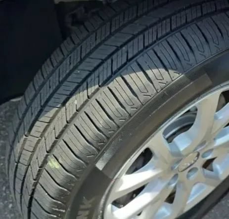 Used 2018 Jeep Cherokee Latitude Plus w/ Cold Weather Group AWD/4WD image 50
