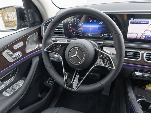 Certified 2025 Mercedes-Benz GLE 450e 4MATIC image 24