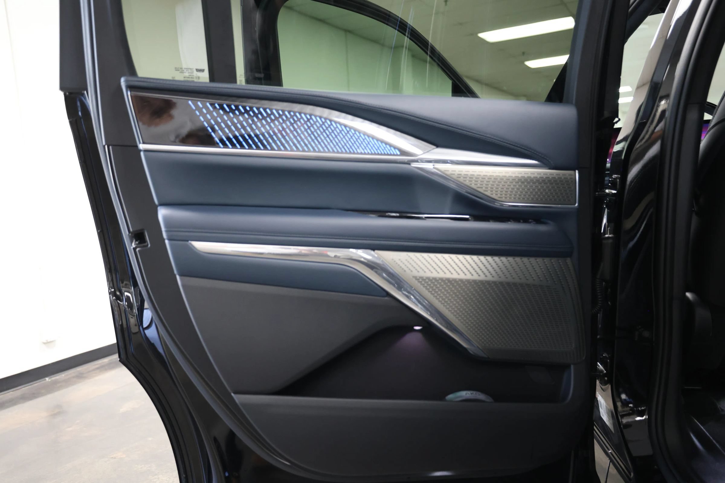Used 2025 Cadillac Escalade IQ Sport 2 AWD/4WD image 60