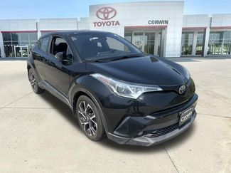 Used 2018 Toyota C-HR XLE FWD video 2