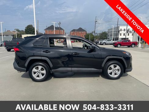 Used 2020 Toyota RAV4 XLE FWD image 6
