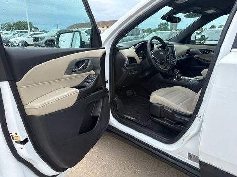 Used 2023 Chevrolet Traverse LS w/ Safety Package AWD/4WD image 9