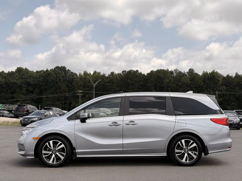 Used 2023 Honda Odyssey Touring image 11