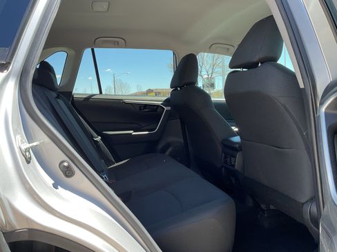 Used 2022 Toyota RAV4 LE AWD/4WD image 14