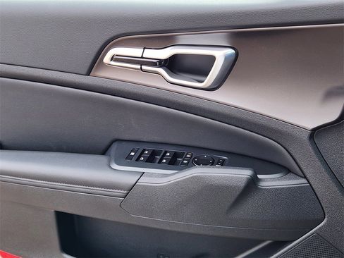 New 2026 Kia Sportage EX image 6