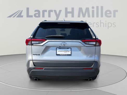 Used 2020 Toyota RAV4 LE w/ All Weather Liner Package AWD/4WD image 4